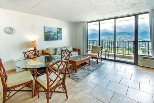 Deluxe Panoramic Mountain View Condo - 37Th Floor, Free Parking & Wifi Condo Honolulu Kültér fotó