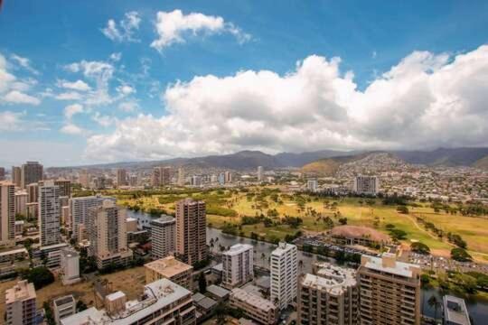 Deluxe Panoramic Mountain View Condo - 37Th Floor, Free Parking & Wifi Condo Honolulu Kültér fotó