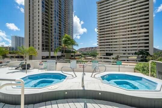 Deluxe Panoramic Mountain View Condo - 37Th Floor, Free Parking & Wifi Condo Honolulu Kültér fotó