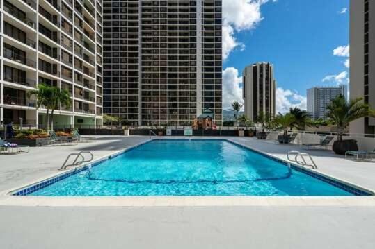 Deluxe Panoramic Mountain View Condo - 37Th Floor, Free Parking & Wifi Condo Honolulu Kültér fotó