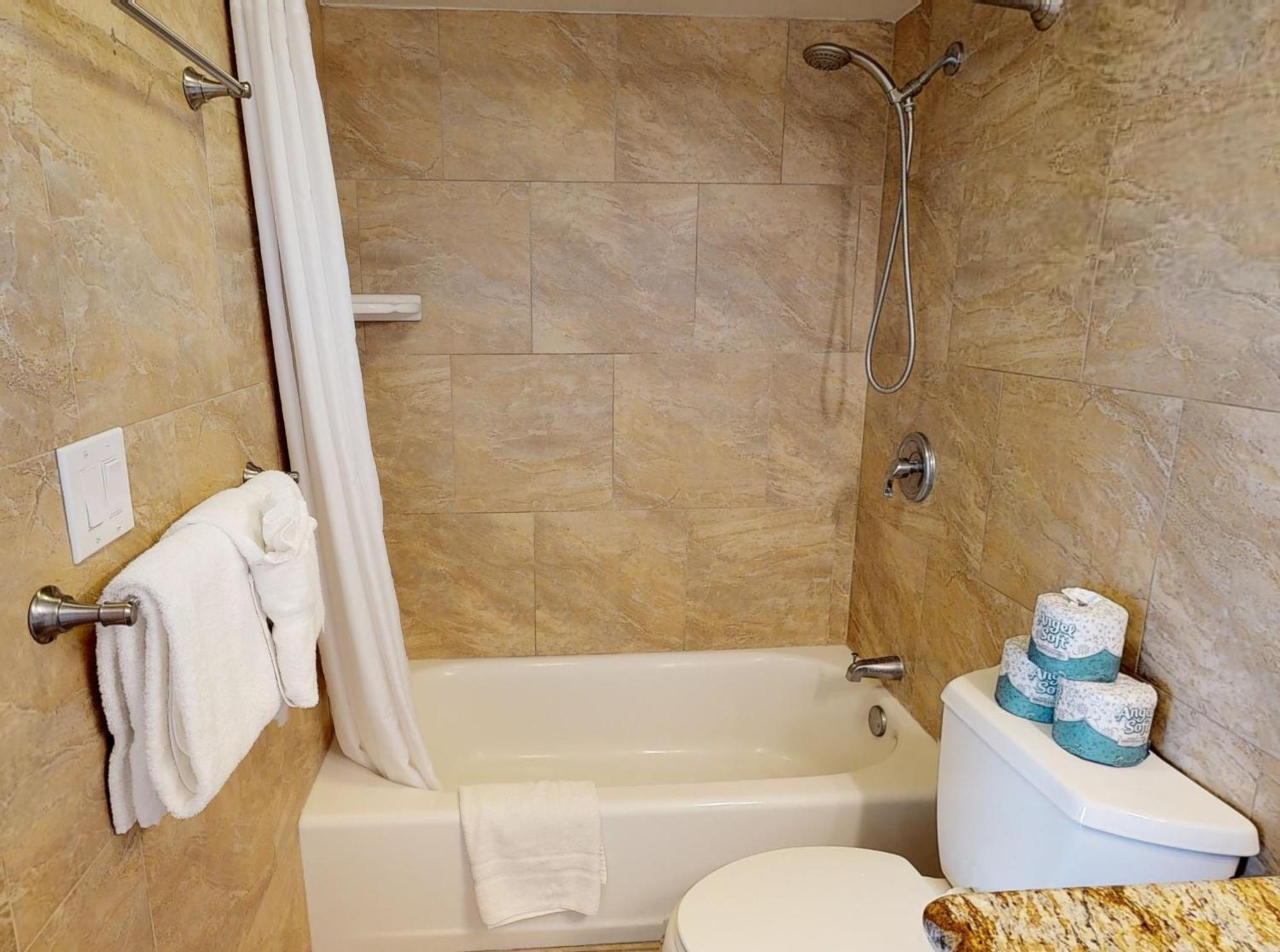 Deluxe Panoramic Mountain View Condo - 37Th Floor, Free Parking & Wifi Condo Honolulu Kültér fotó
